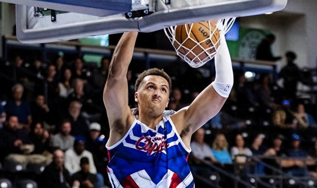 星空体育在线-才5年啊，他从全美第一沦为流浪汉，不断被放弃，只打了95场NBA！