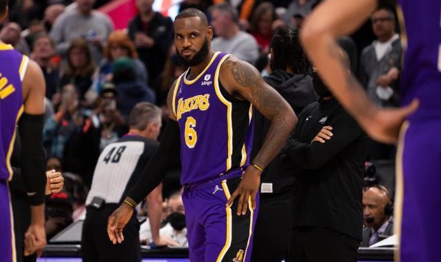 星空体育-终迎来甜蜜赛程！33连胜50周年湖人借机整顿崛起？